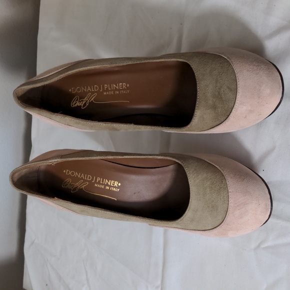 Donald Pliner Two Toned Suede Pump - Picture 2 of 6